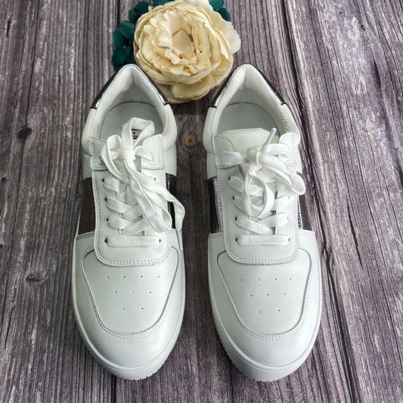 INC Libbee White/Pewter Lace-Up Croc Sneakers 7.5M - Picture 2 of 10